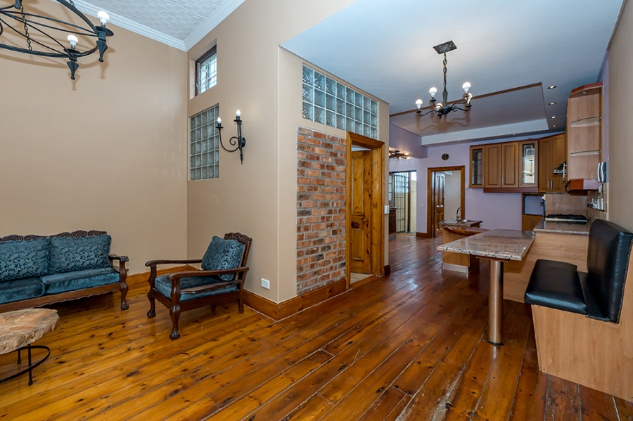 To Let 2 Bedroom Property for Rent in Woodstock Western Cape